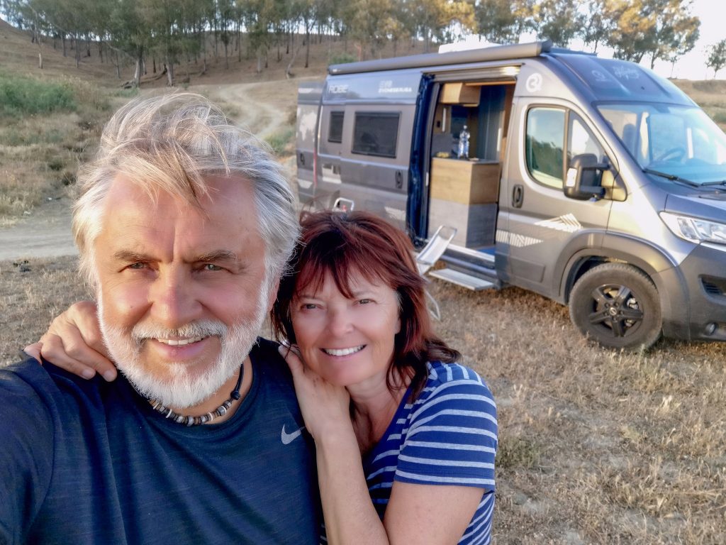 Romana in Zvone Šeruga sta novinarja in svetovna popotnika