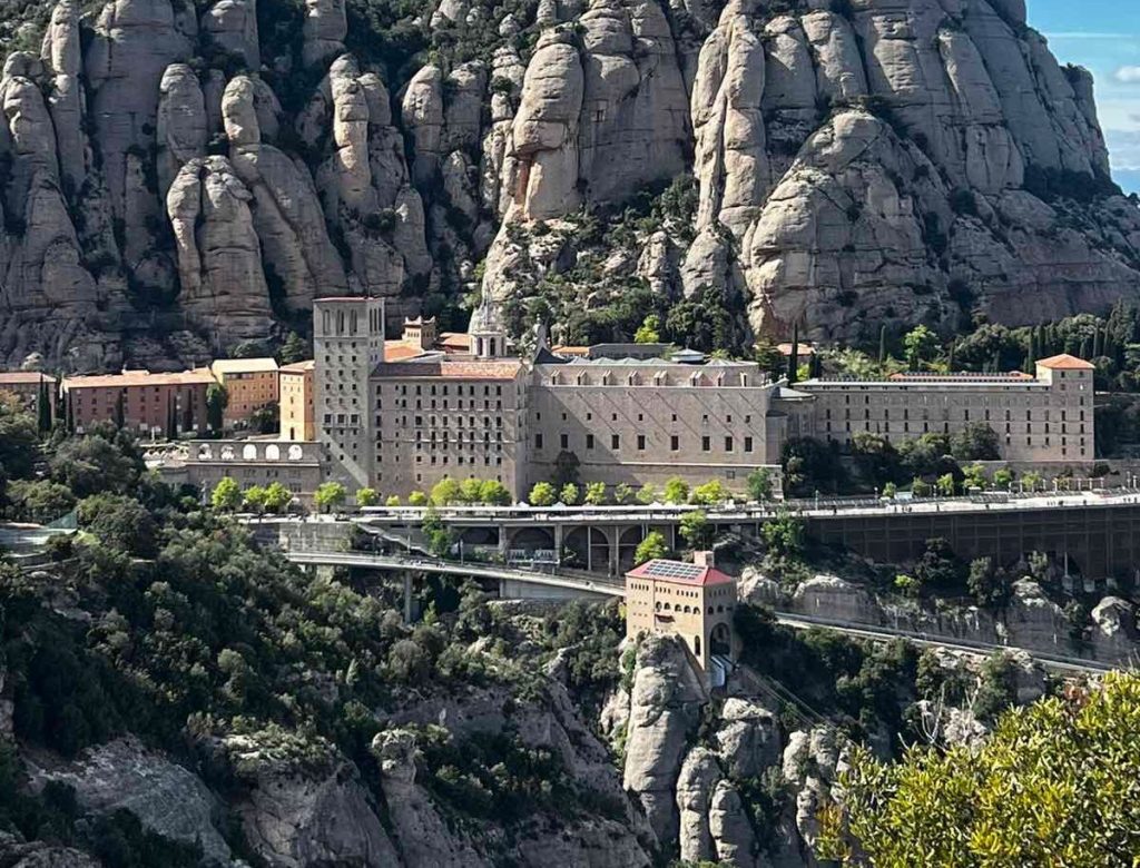 Katalonska sveta gora in menih Gari